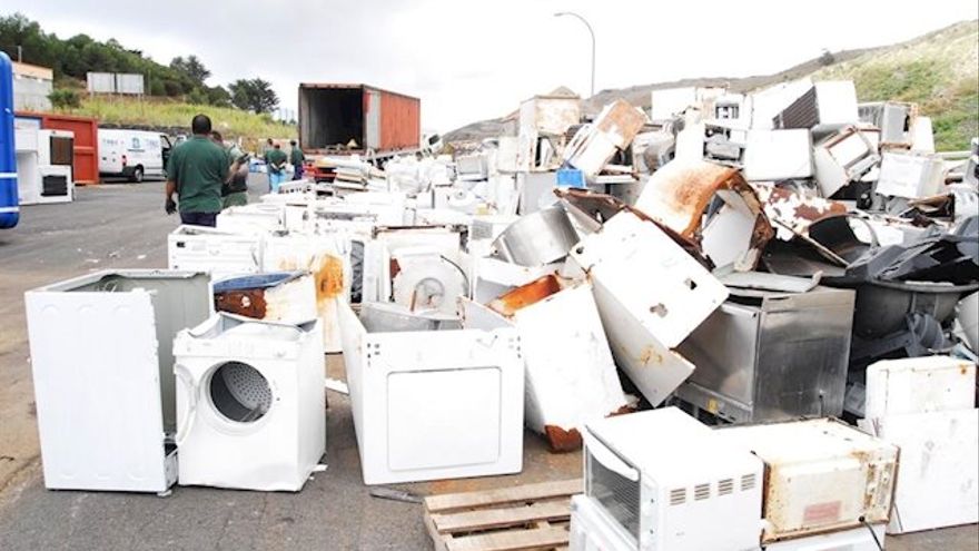 Lee más sobre el artículo Solo en Castilla-La Mancha se recogieron más de 13.000 toneladas de residuos eléctricos y electrónicos en 2018